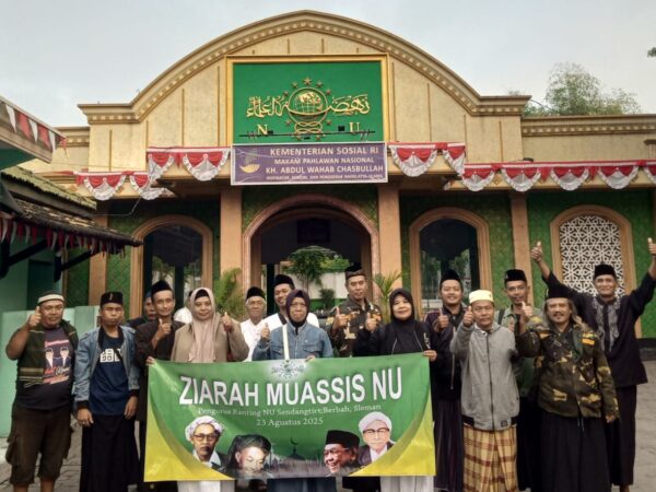 PAPAYO Sekarsuli Sendangtirto Ikuti Ziarah ke Tebuireng, Tambakberas, dan Denanyar