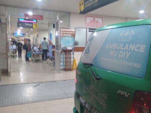 Giat Ambulans MWC NU Berbah, 9 Februari 2026, Jam 00. ... Antar Pasien ke UGD RS Sardjito